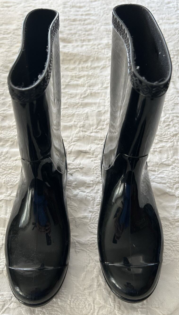 Ugg Women's Sienna Waterproof Rain Boots in Black size 8